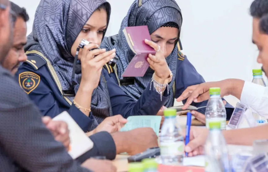 ރޭ މާލޭގައި މާރާމާރީ ހިންގި 2 ބިދޭސީން ޑީޕޯޓް ކުރަން އިމިގްރޭޝަނާ ހަވާލު ކޮށްފި