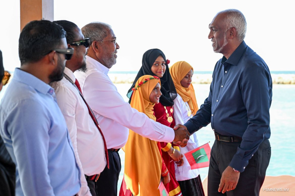 ރައީސް އދ އަތޮޅަށް ކުރައްވާ ދަތުރުފުޅުގެ 4 ވަނަ މަންޒިލު ފެންފުށިން ހޫނު މަރުޙަބާއެއް