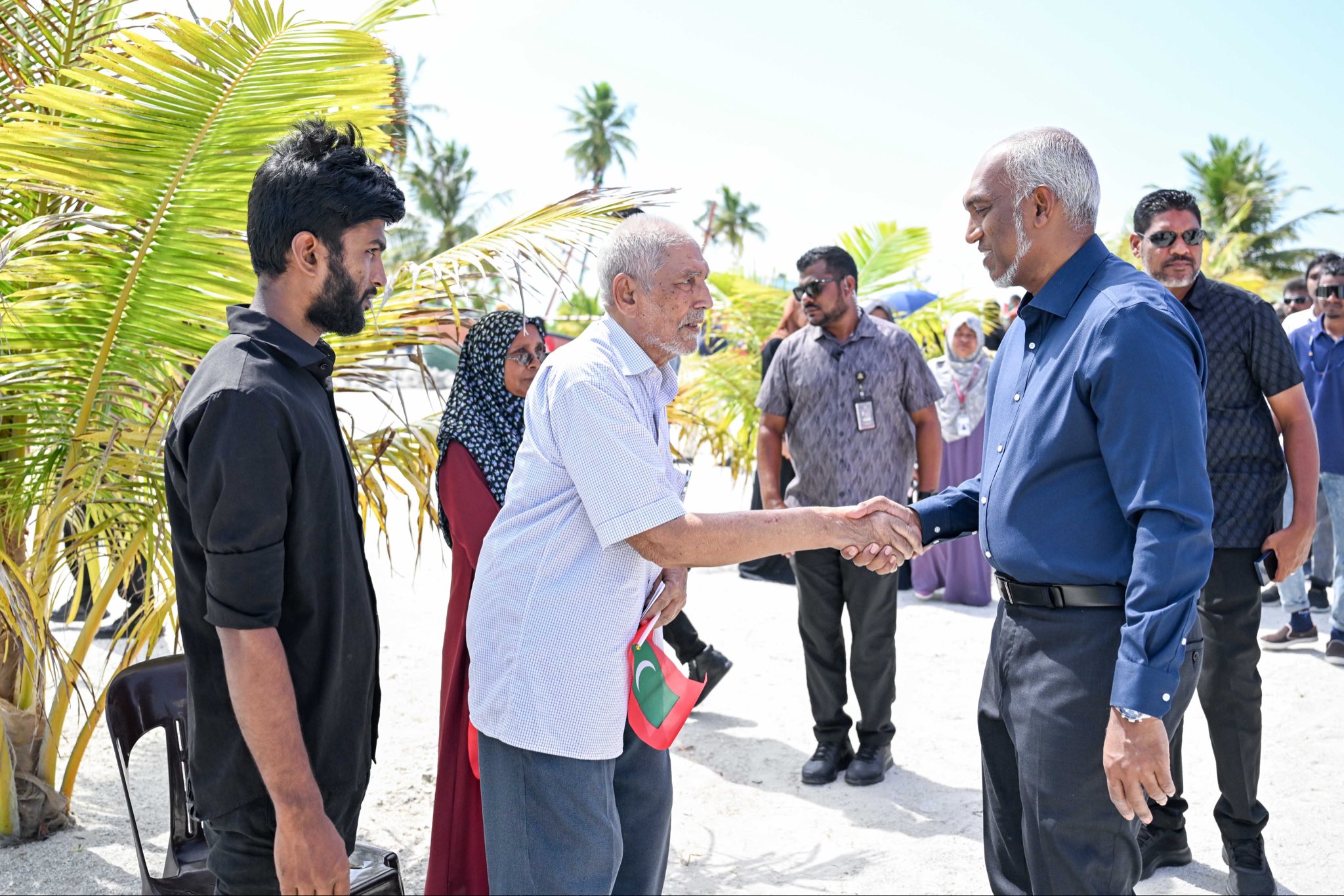 ރައީސްގެ އދ. އަތޮޅު ދަތުރުފުޅު: ދިއްދޫއިން ހޫނު މަރުހަބާއެއް!
