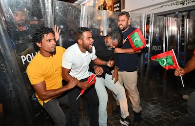ރޭ ހައްޔަރު ކުރި މީހުންގެ ތެރެއިން 2 މީހަކު ދޫކޮށް، ބާކީ 6 މީހުންގެ ބަންދަށް 15 ދުވަސް،