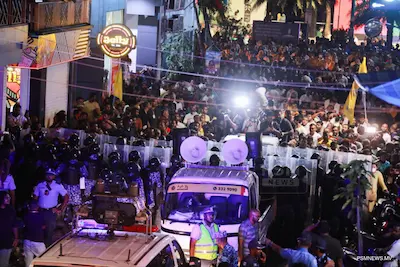 ބޭނުންވި ގޮތަށް ކަން ނުވެ, މުޒާހަރާ ނިންމާލައިފި