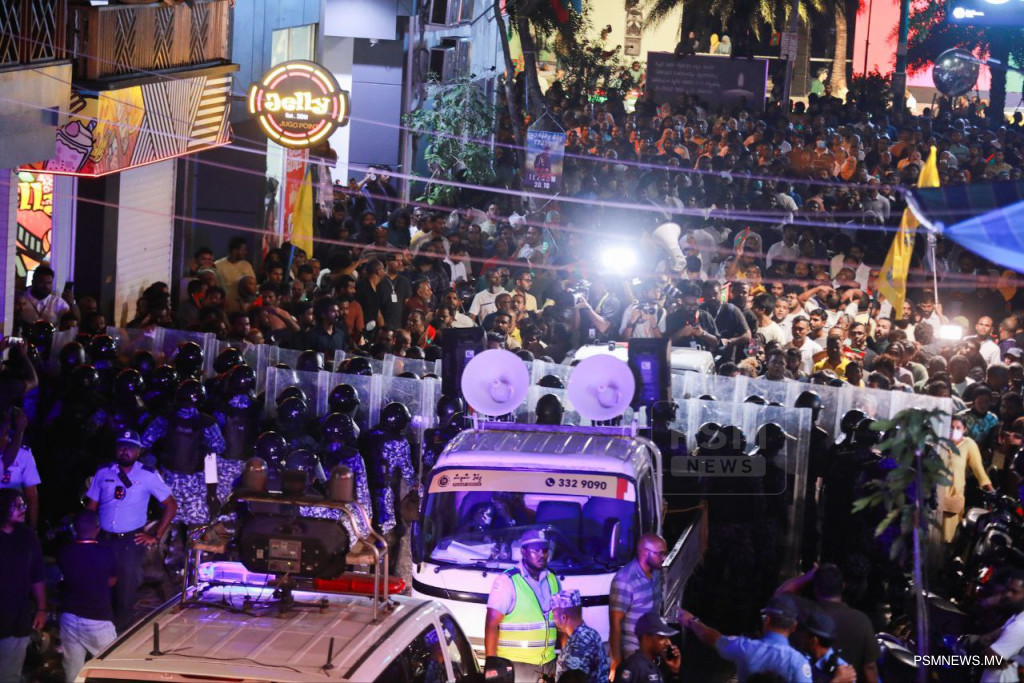 ބޭނުންވި ގޮތަށް ކަން ނުވެ, މުޒާހަރާ ނިންމާލައިފި