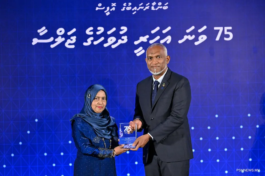 ބަންޑާރަނައިބުގެ އޮފީހަށް ދިގު މުއްދަތަކަށް ޚިދުމަތް ކުރެއްވި ބޭފުޅުންގެ އަގު ވަޒަން ކުރައްވައިފި