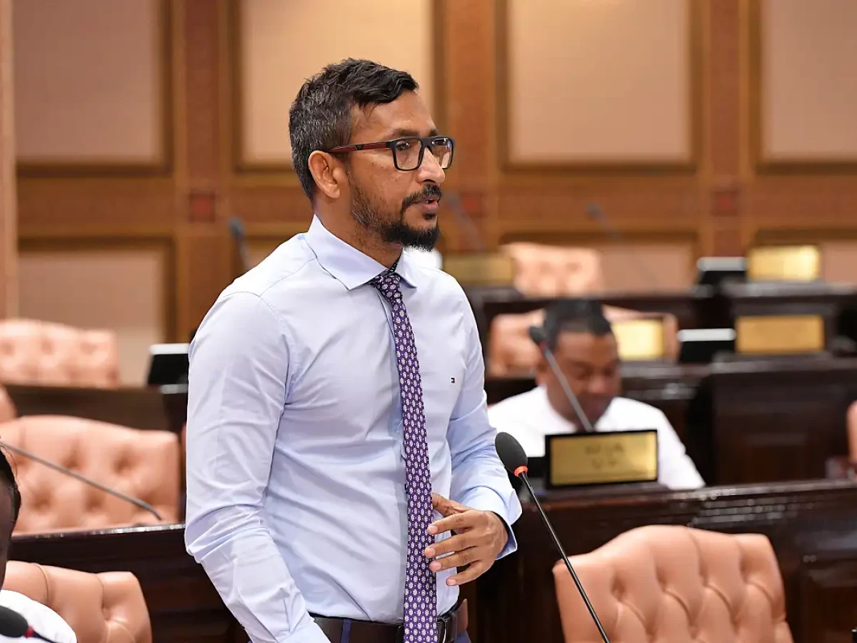 މީޑިއާ ބިލުން ފޭސްބުކް، ޓިކްޓޮކް އަދި ޓުވިޓާ ފަދަ ސޯޝަލްމީޑިއާ އެކައުންޓުތައް ބަންދުވާ ގޮތެއްނެތް: ފަލާޙު
