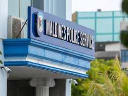 ބޮކްސާގެ ތެރޭގައި މަސްތުވާތަކެތި ފޮރުވައިގެން ރާއްޖެއަށް އެތެރެކުރަން އުޅުނު މީހަކު ހައްޔަރަށް