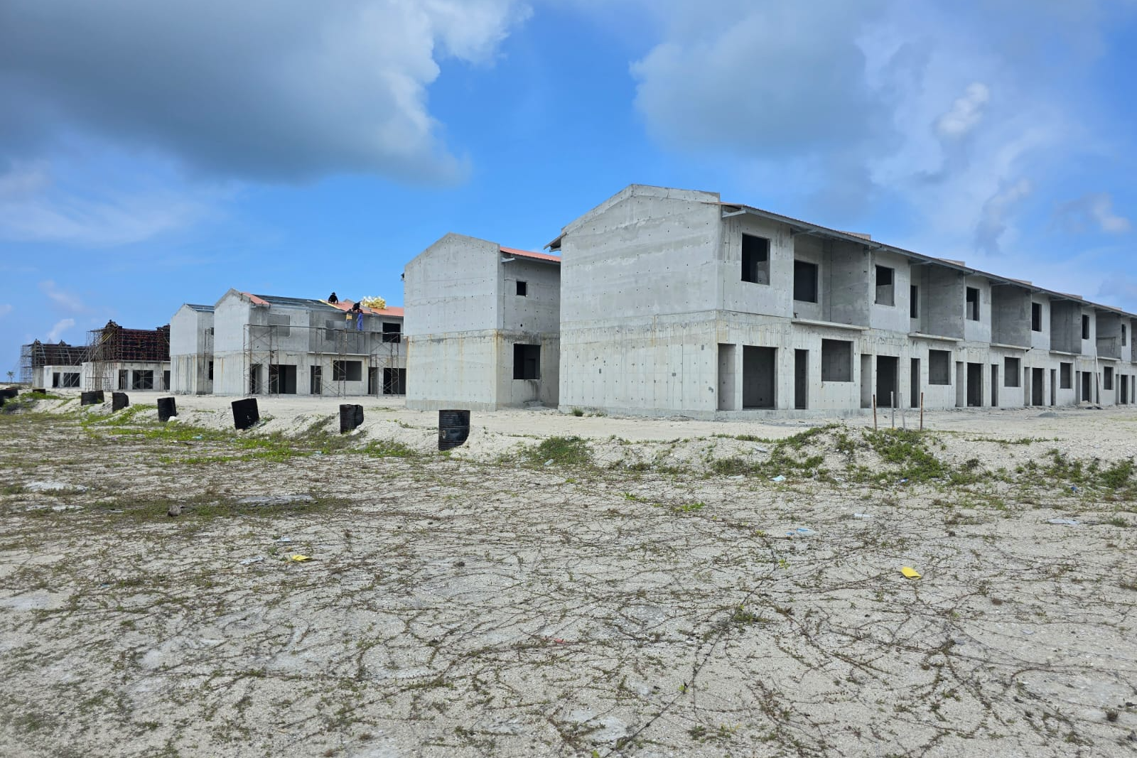 ތިނަދޫ ސިޓީގައި އިމާރާތް ކުރަމުންދާ 200 ރޯހައުސް ދޫކުރުމަށް ހަމަޖެހިފައިވާގޮތުގެ އުސޫލު އާންމުކޮށްފި