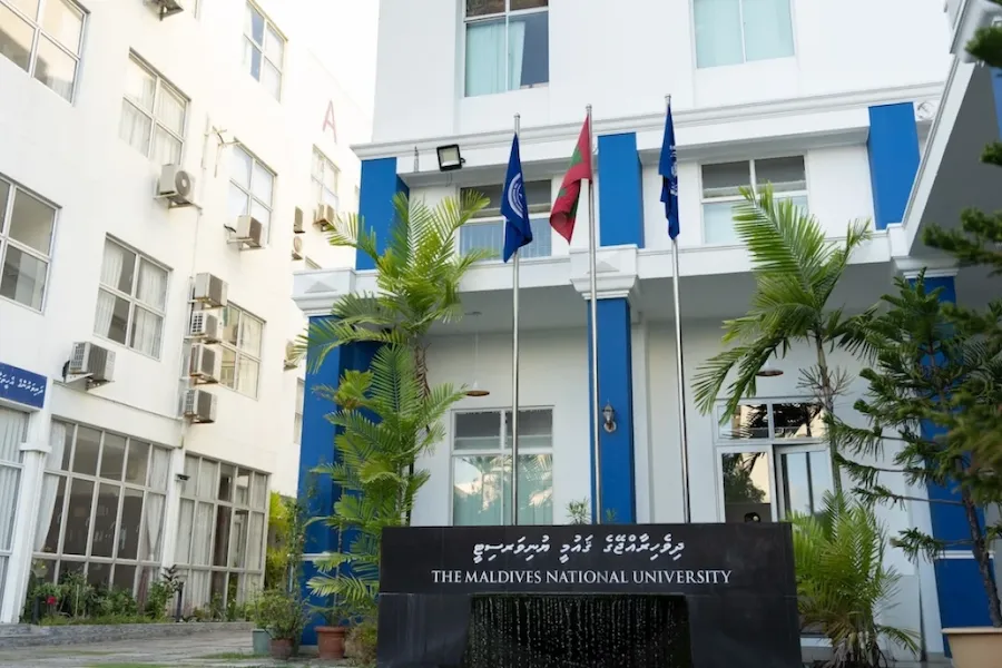 އެމް.އެން.ޔޫގެ ފަރާތުން ފޮތް ހަދިޔާކުރުމަށް ހުޅުވާލައިފި