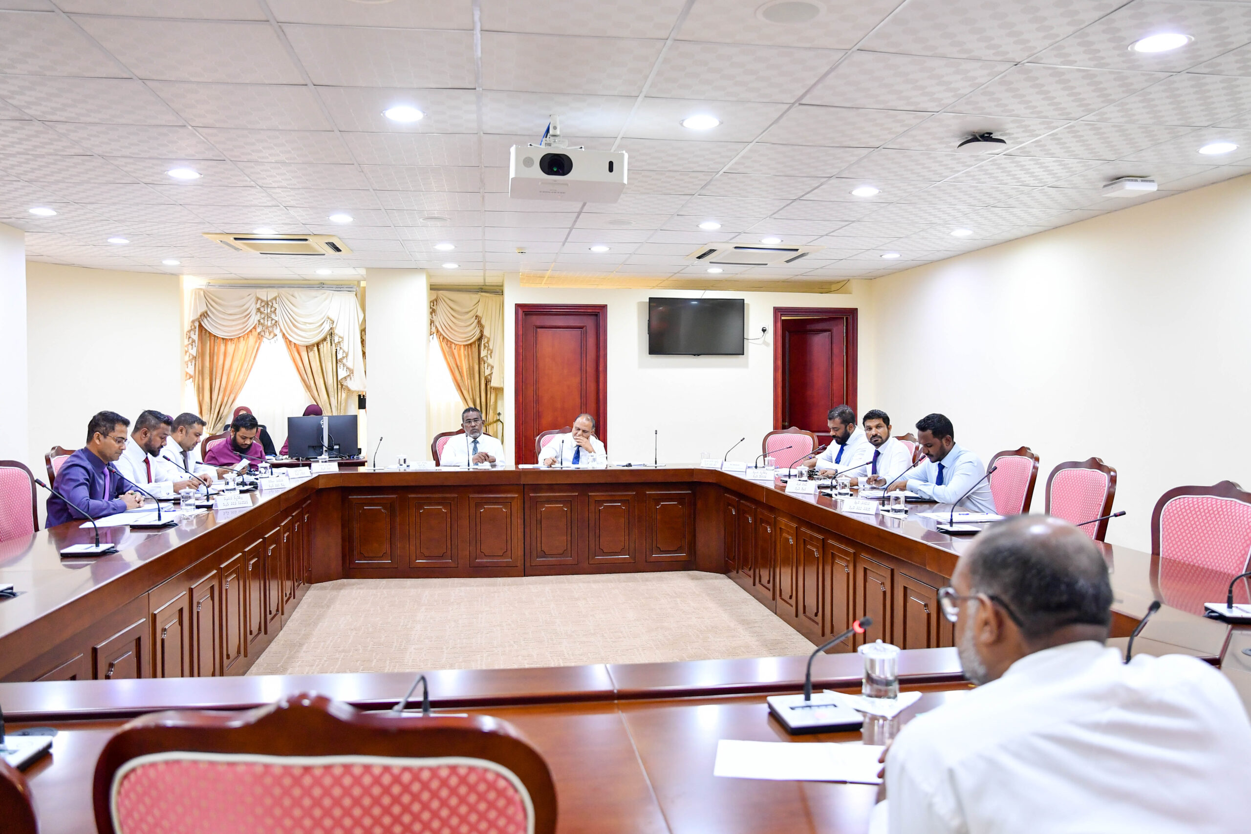 މީޑިއާ ބިލު، ސެޕްޓެމްބަރު 15 ކުރިން ކޮމިޓީން ނިންމަނީ