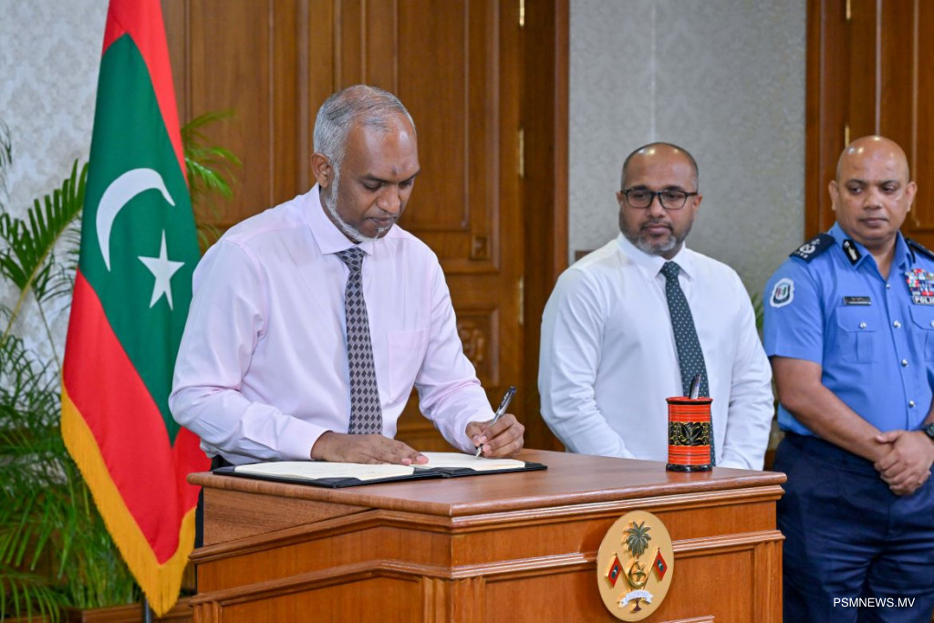 ބޮޑެތި ޖޫރިމަނާތައް ހިމެނޭ، ހަރުކަށި ފިޔަވަޅު އެޅޭގޮތަށް ހެދި ގޭންގު ކުށްތަކުގެ ޤާނޫނަށް ޢަމަލުކުރަން ފަށައިފި