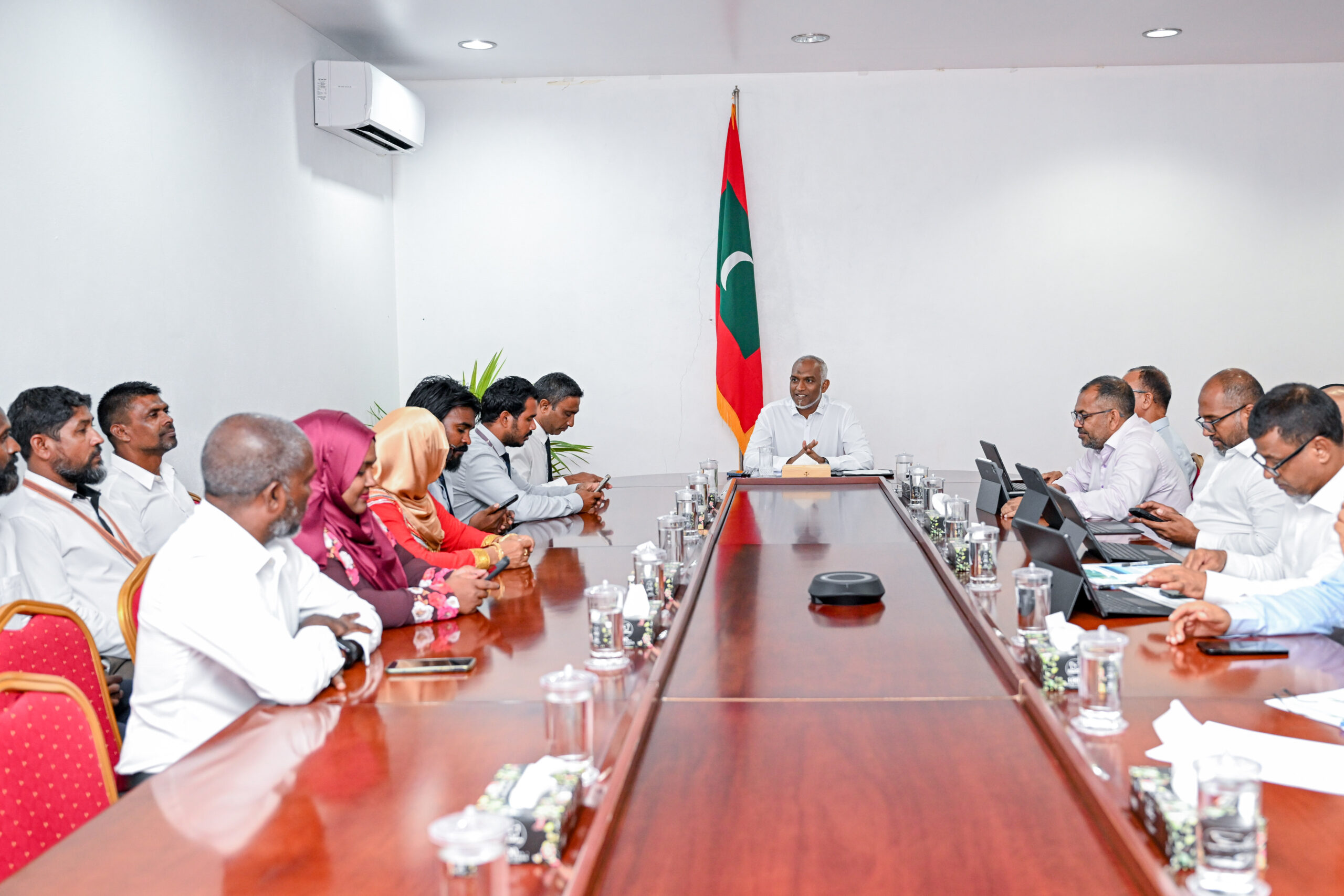 ރައީސް، ހދ ހަނިމާދޫ ކައުންސިލާ ބައްދަލު ކުރައްވައިފި