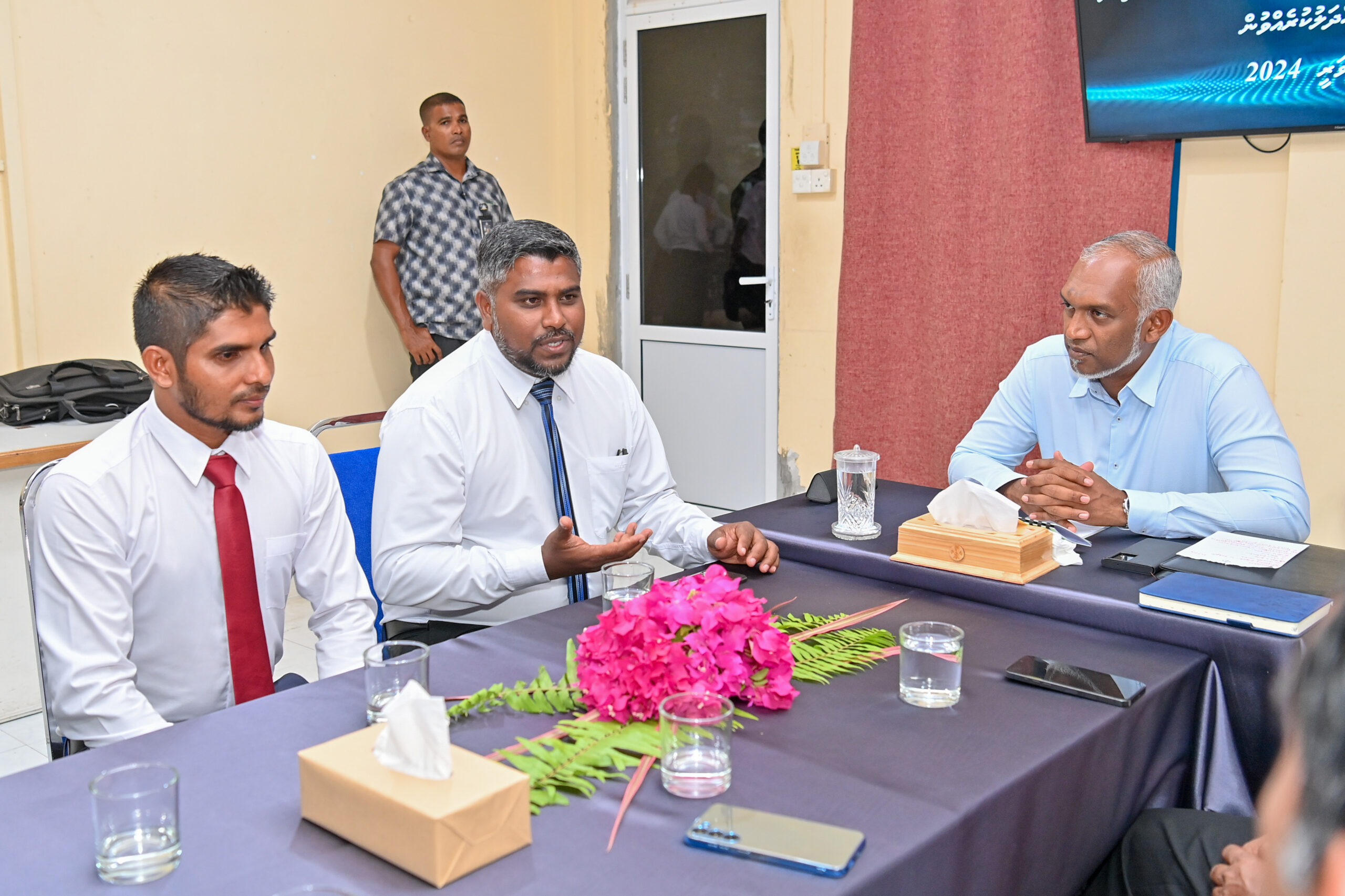 ރައީސް ހދ އަތޮޅަށް؛ ފުރަތަަމަ މަންޒިލަކަށް ހިރިމަރަދޫ، ރައްޔިތުން ދެންނެވީ އިޙްތިރާމާއެކު ހޫނުމަރުޙަބާއެއް!