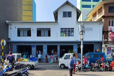 މާލޭ މަސް މާރުކޭޓުގައި ގަވާއިދާ ހިލާފަށް ހިންގާ ވިޔަފާރިތައް ހުއްޓުވުމުގެ މަސައްކަތް މާލޭ ސިޓީ ކައުންސިލުން ފަށައިފި