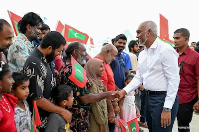 މަތިވެރިން ރައީސަށް ހޫނު މަރުހަބާއެއް