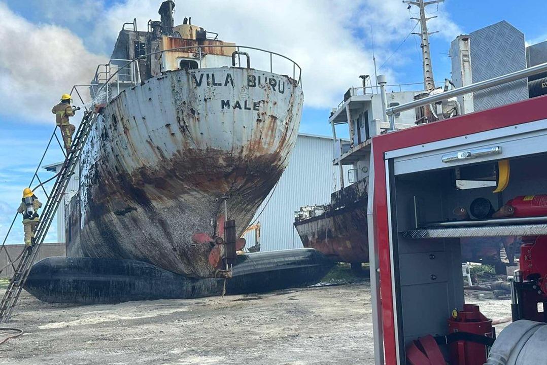 އދ. މާމިގިލީ ބޯޓުޔާޑުގައި އޮތް ދަގަނޑު ބޯޓެއްގައި އަލިފާން ރޯވެއްޖެ