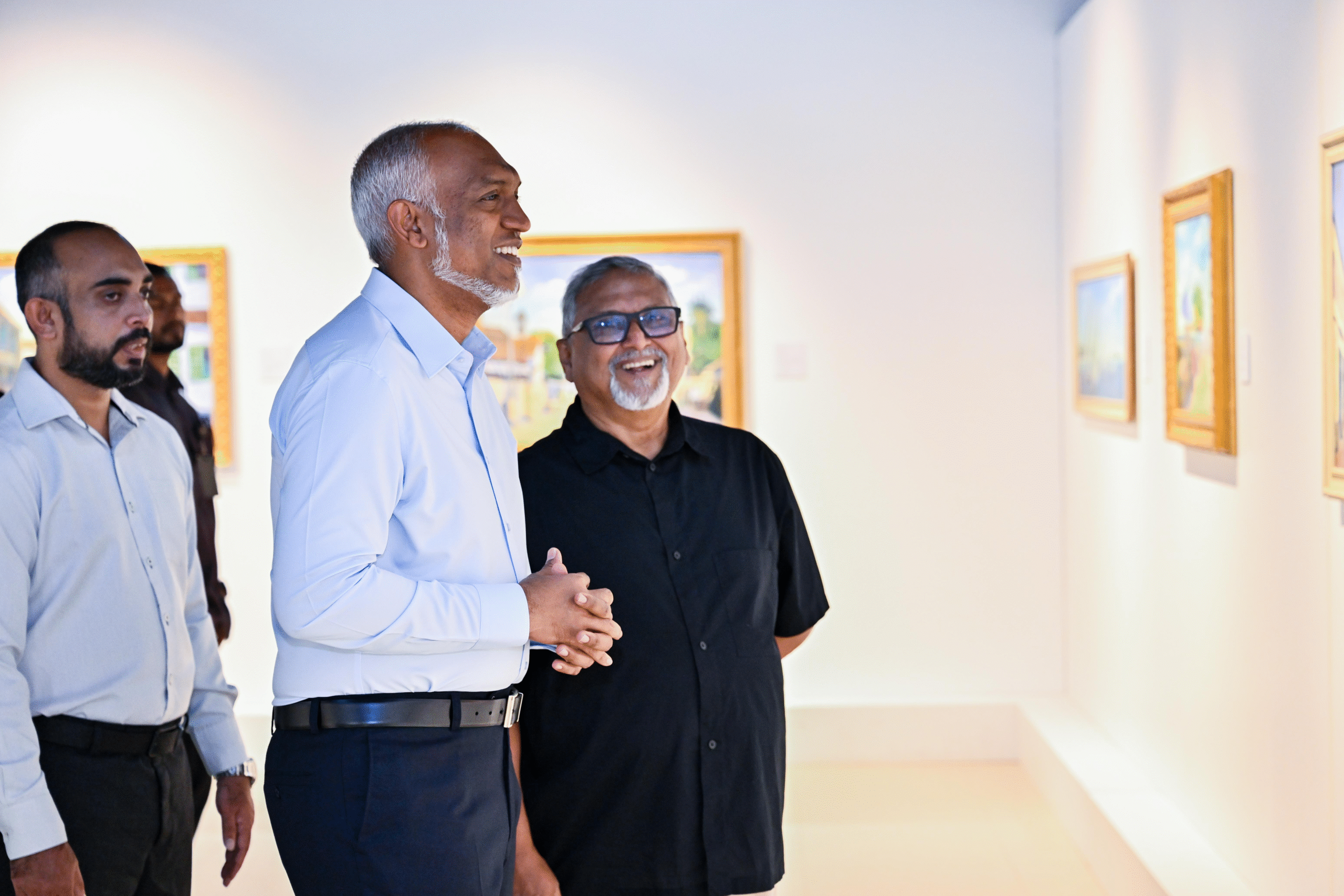 ރައީސް، “އިހުސާސް” ކުރެހުމުގެ މަޢުރަޒު ބައްލަވާލައްވައިފި