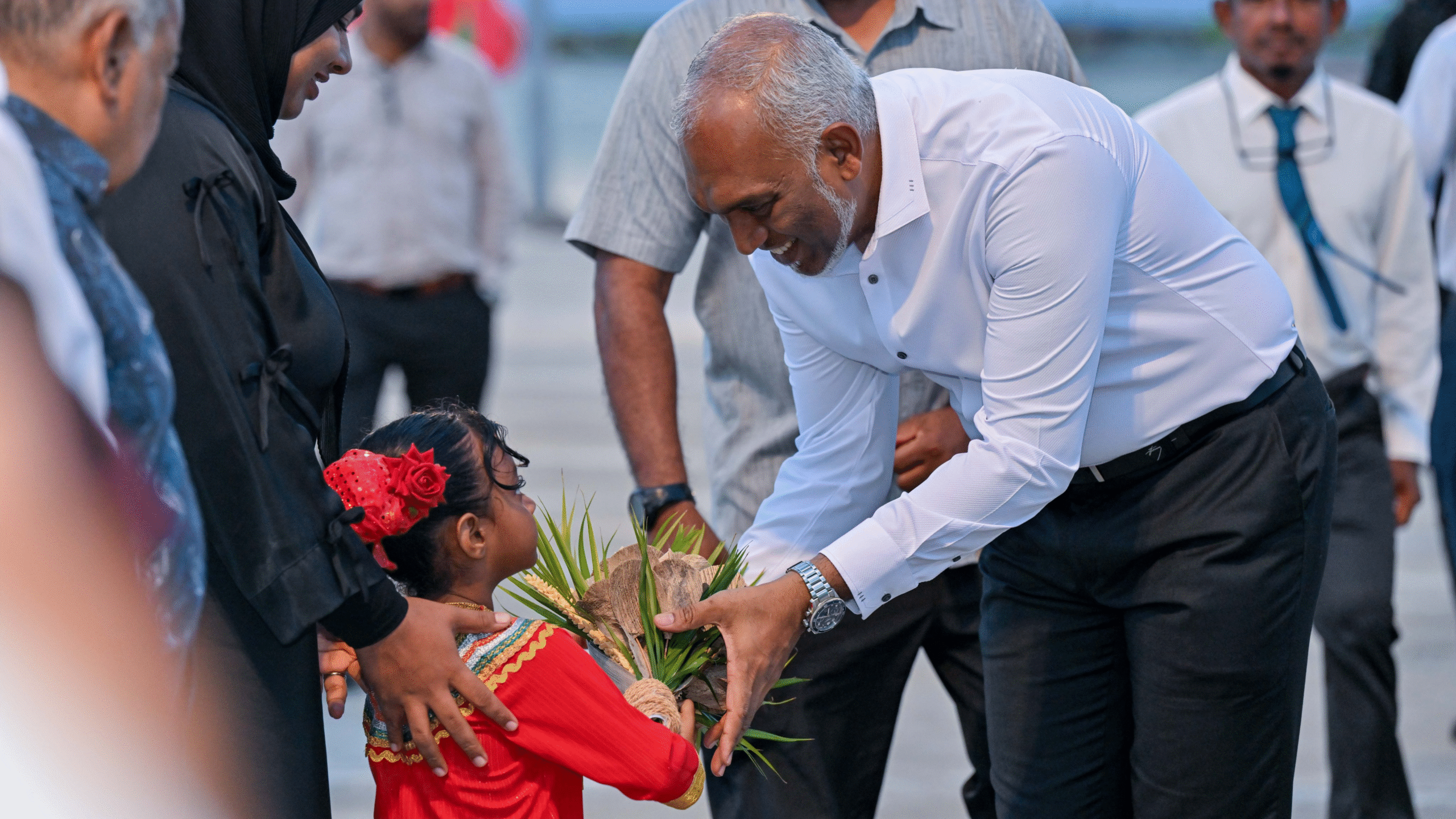 ރައީސް ޑރ މުއިއްޒު ބ ފުޅަދޫއަށް؛ ރަށުގެ ގިނަ ބަޔަކު މަރުހަބާ ދެންނެވި!