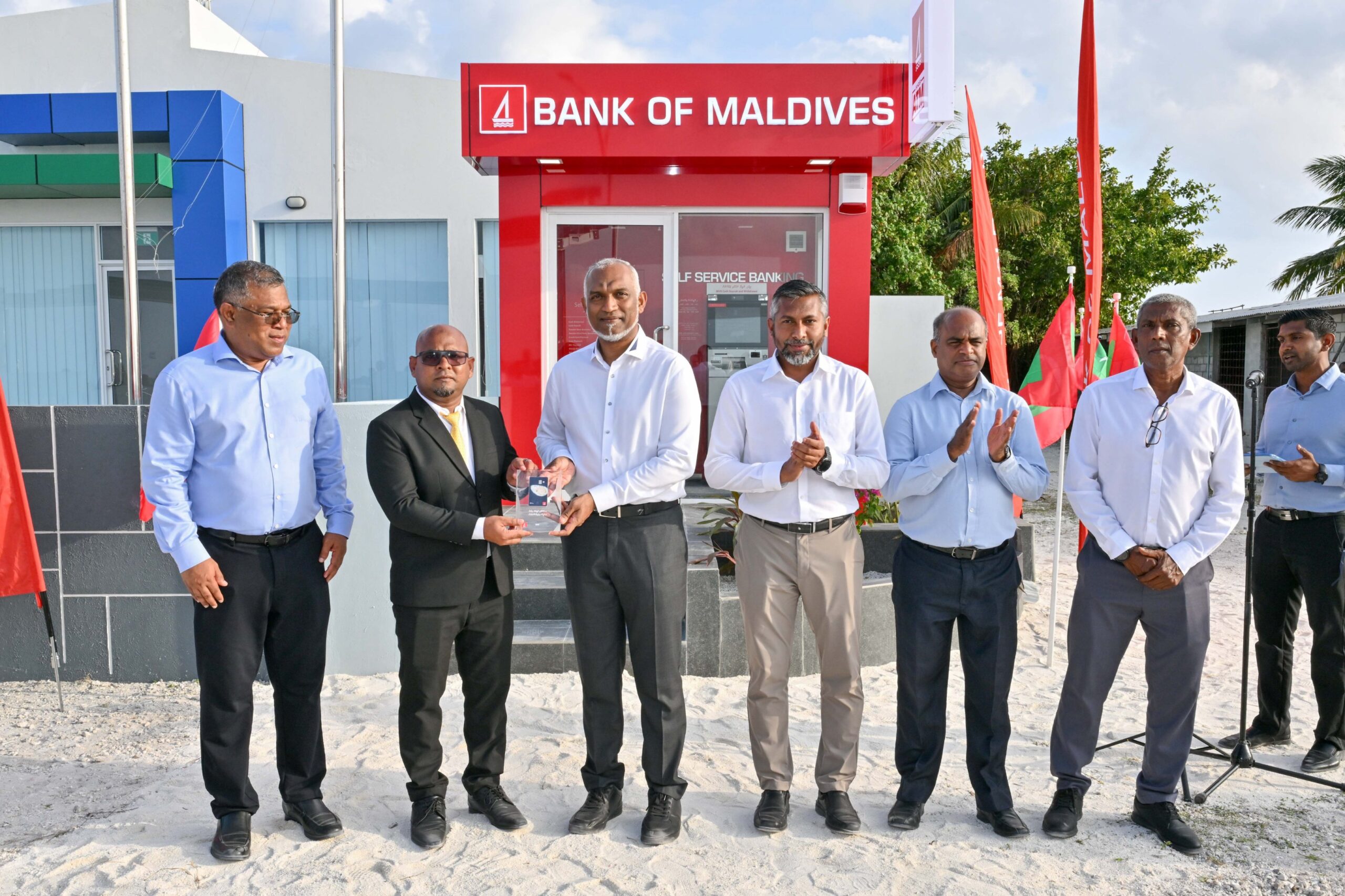 ކެންދޫގައި އޭޓީއެމް ޚިދުމަތް ރައީސް ފަށްޓަވައި ދެއްވައިފި