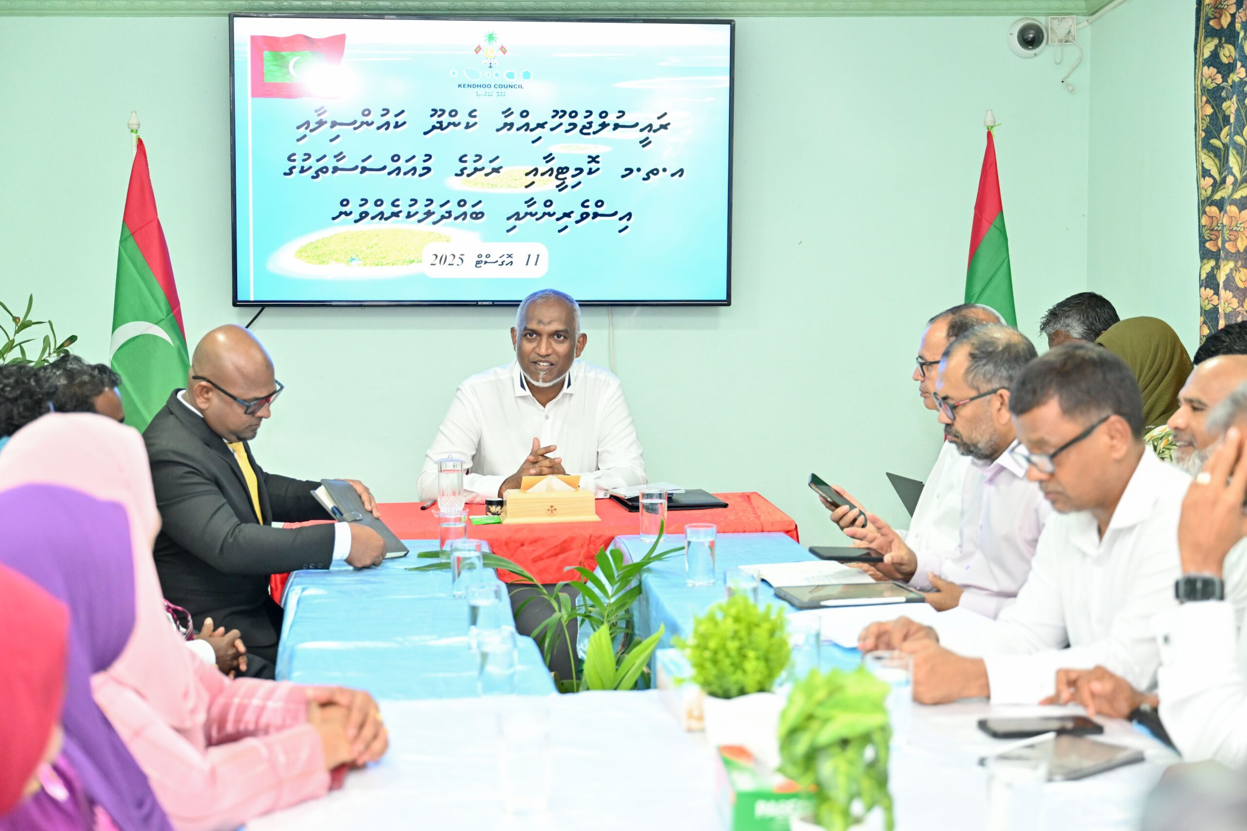 ރައީސް، ކެންދޫ ކައުންސިލާއި އ.ތ.މ ކޮމިޓީ އަދި މުވައްސަސާތަކުގެ ވެރިންނާ ބައްދަލު ކުރައްވައިފި