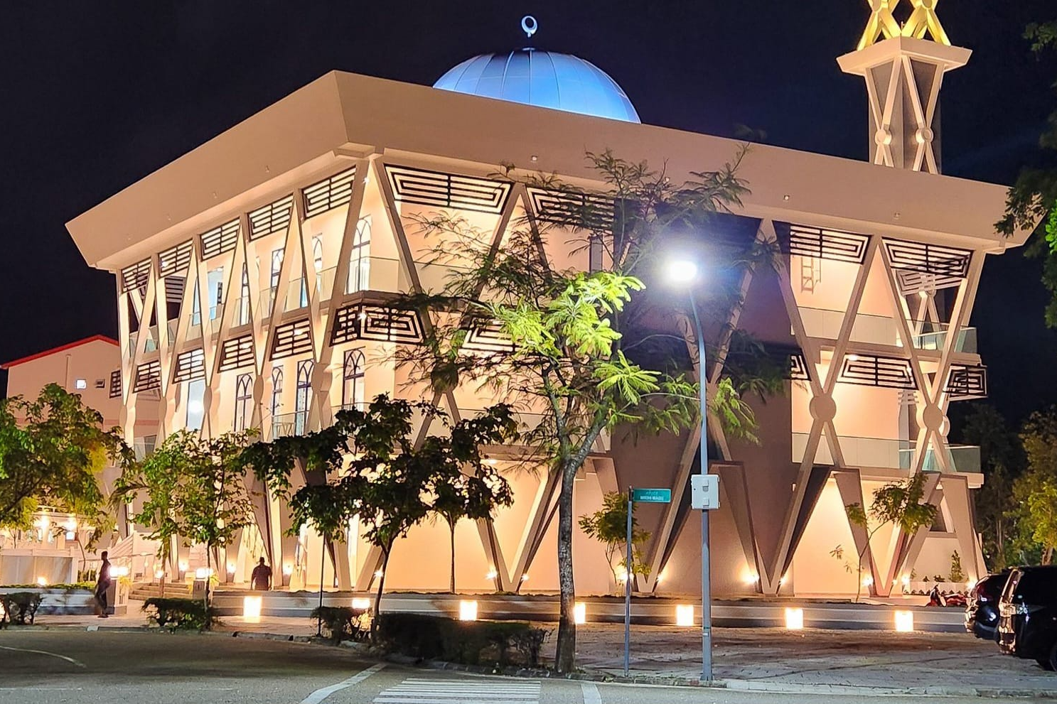 ނަބިއްޔާ އަށްފަހު ލޯބިކުރަންވީ ސަހާބީންނާއި އާލުބައިތުންދެކެ، އެބޭކަލުންނަށް ބަދުބަސް ބުނުމަކީ އަގީދާ ފާސިދުކަމުގެ ދަލީލެއް: ޚުޠުބާ