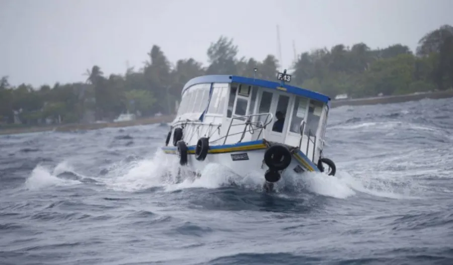 ސަޕްލައި ދޯންޏެއް ބަންޑުން ޖަހާލި ހާދިސާ: ދިވެއްސަކު މަރުވެއްޖެ