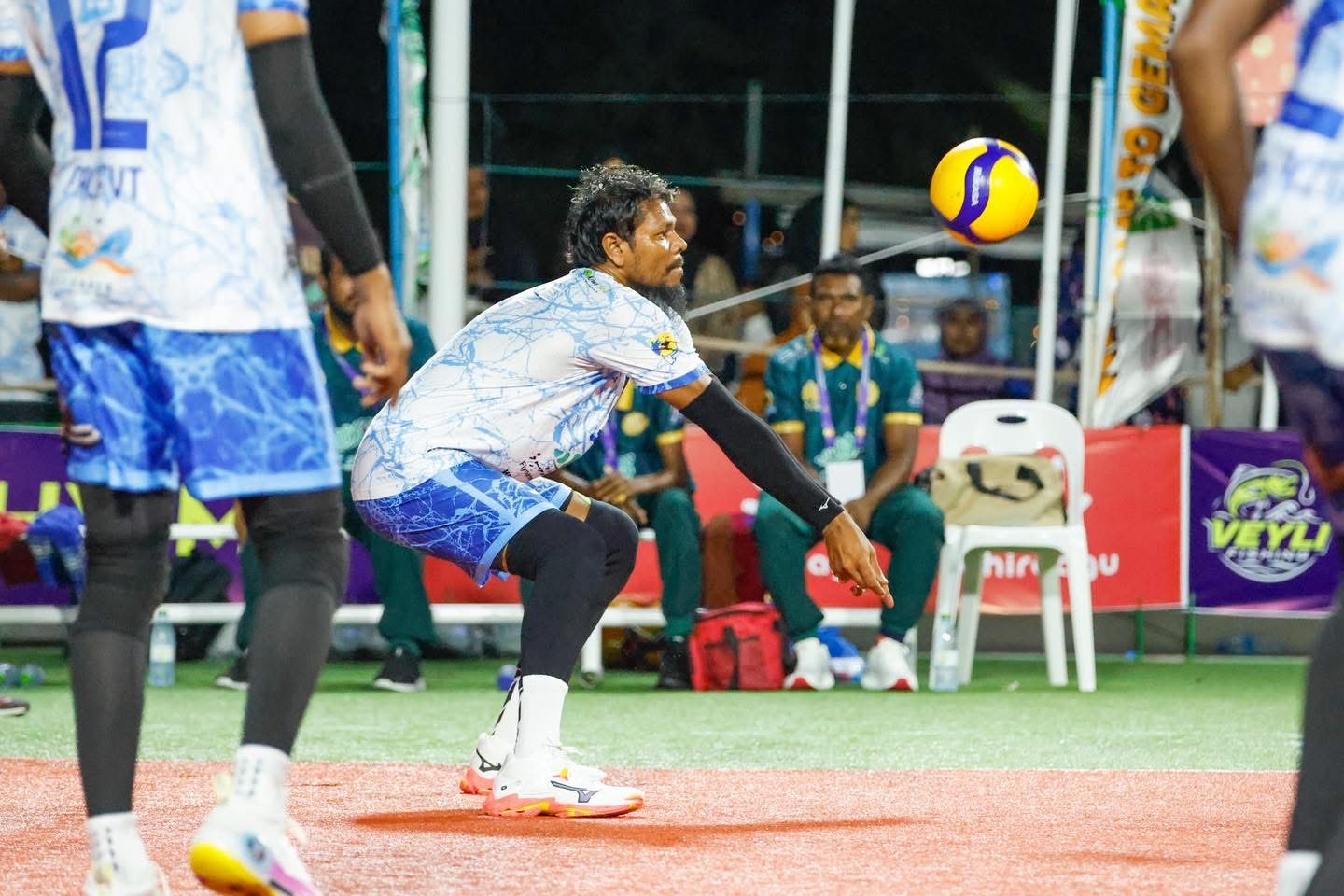 ގެމަނަފުށި ކައުންސިލް ވޮލީ މުބާރާތް 2025: އަބުޅޯގެ މޮޅު ކުޅުމާއިއެކު ނިލަންދޫ ބަލިކޮށް މުބާރާތުގެ ޗެމްޕިއަންކަން ފޭސް ފިޔޯރީން ހޯދައިފި