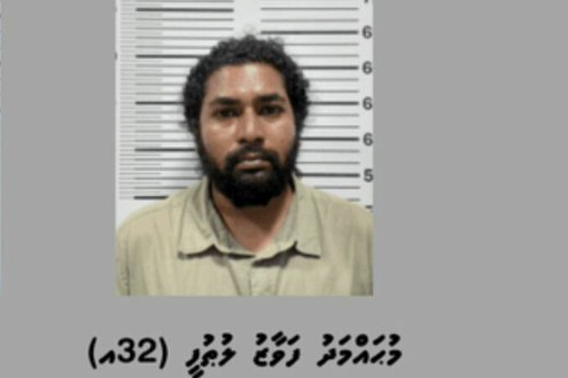 ބަރަހަނާ ފޮޓޯ ހުރި ކަމަށް ބުނެ، ތިން ލައްކަ ރުފިޔާ ހޯދި މީހަކު ހައްޔަރަށް!