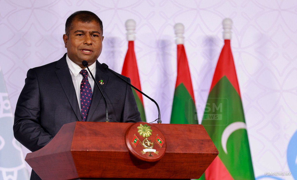 މޯލްޑިވިއަން ގެ ބޯޓުތަކުގައި ތާނައިން ދިވެހިރާއްޖެ ޖަހަން ފެށުމުން ވަޒީރު އާދަމް ނަސީރު މަރުހަބާ ވިދާޅުވެއްޖެ