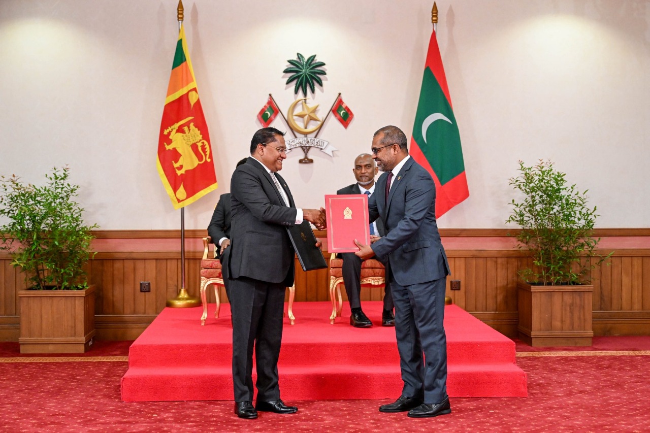 ޚާރިޖީ ދާއިރާގެ މުވައްޒަފުންނަށް ތަމްރީން ފޯރުކޮށްދިނުމަށް ސްރީލަންކާއާއެކު އެމްއޯޔޫއެއްގައި ސޮއިކޮށްފި