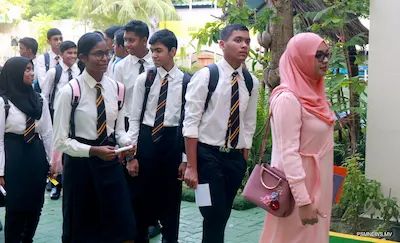 ދިރާސީއަހަރުގެ ފުރަތަމަ ޓާމުގެ ކިޔެވުން ނިންމުމަށްފަހު ދަރިވަރުން ދެ ހަފުތާގެ ޗުއްޓީއަކަށް،