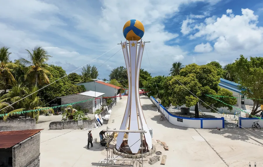 ގެމަނަފުށި ކައުންސިލް ވޮލީ މުބާރާތް 2025: މުބާރާތުގެ ފޯރިއާއި ރަށުގެ ރޫހު ދައްކުވައިދޭ ހާއްސަ މޮނިއުމަންޓް!