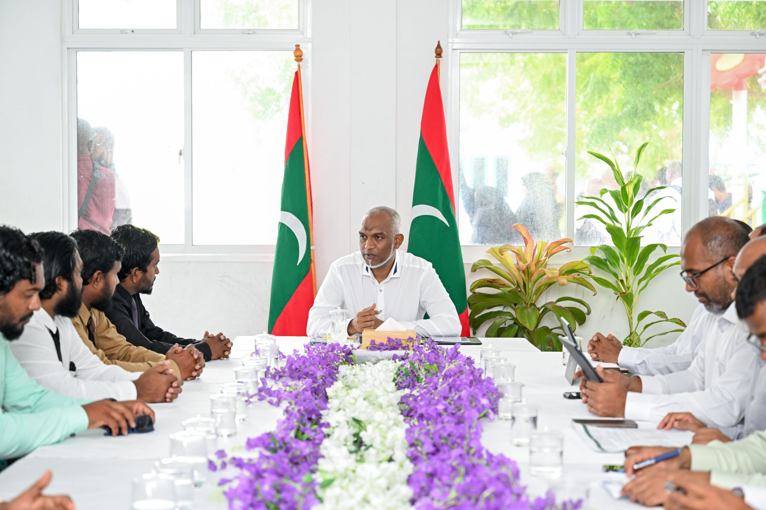 ރައީސް، މަގޫދޫ ރައްޔިތުންނަށް މުހިންމު ކަންކަމާ ގުޅޭގޮތުން މަޝްވަރާ ކުރައްވައިފި