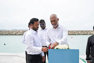 ރައީސް، ނ. މަގޫދޫ ބަނދަރު ހުޅުއްވައިދެއްވައިފި