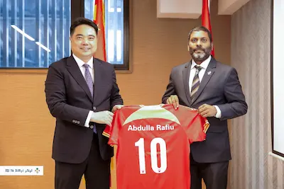 ފުޖިއާން ޕްރޮވިންސުން ރާއްޖެއަށްް ކުޅިވަރު ސާމާނު ހަދިޔާކޮށްފި