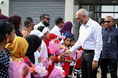 ރައީސް ނ. އަތޮޅަށް: މާފަރު އިންޓަރނޭޝަނަލް އެއަރޕޯޓުން ހޫނު މަރުހަބާއެއް!