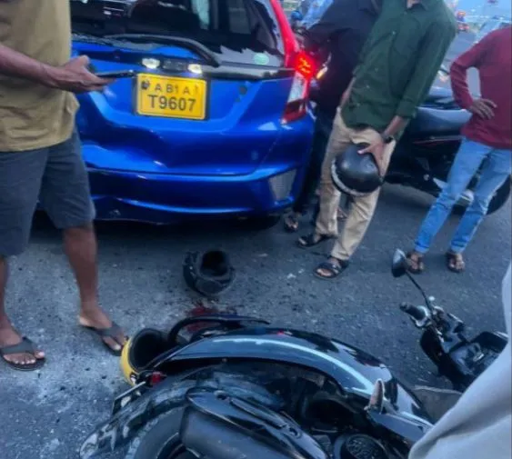 ކާރަކާއި ސައިކަލެއް ޖެހި އަނެއްކާވެސް ނުރައްކާތެރި އެކްސިޑެންޓެއް