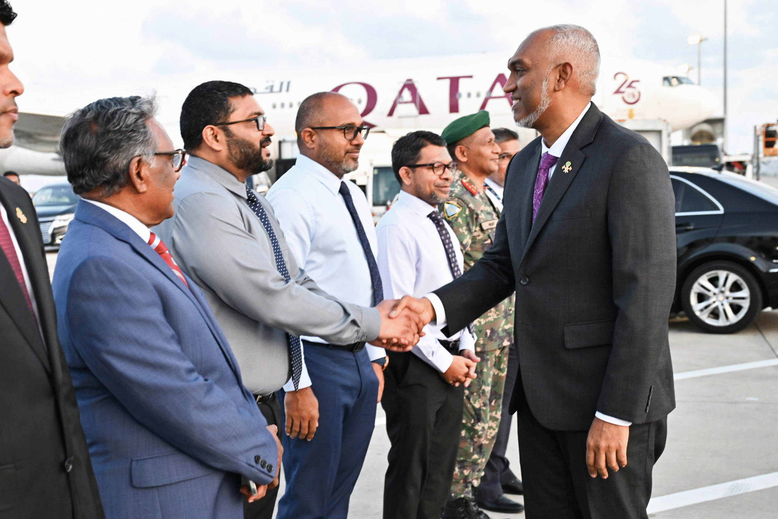 މަތީ ފަންތީގެ ބައްދަލުކުރެއްވުންތަކަކާއި ހަރަކާތްތަކެއްގަ ބައިވެރިވެވަޑައިގަތުމަށް ރައީސް އިނގިރޭސިވިލާތަށް ފުރާވަޑައިގެންފި