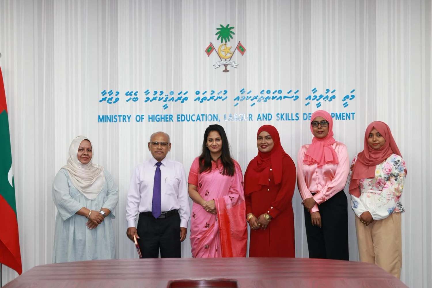 ލަންކާގެ ހައި ކޮމިޝަނަރ މަތީ ތަޢުލީމާއި ބެހޭ ވުޒާރާއަށް!