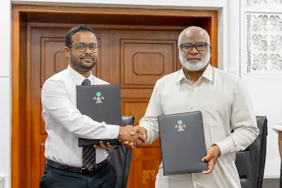 ނަޑެއްލާ ބަނދަރު ހެދުމުގެ މަޝްރޫއު ހެވީ ފޯސް ކިޔާ ކުންފުންޏަކަށް!