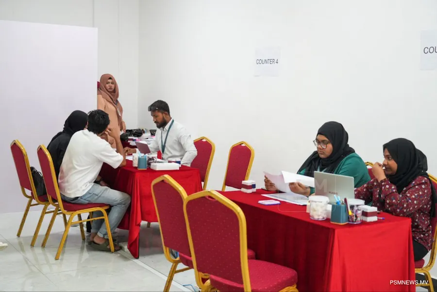 މިއަދު ހެނދުނުން ފެށިގެން ގުޅިފަޅުން ގޯތި ލިބުނު ފަރާތްތަކަށް ރަޖިސްޓްރީ ދޫކުރަނީ
