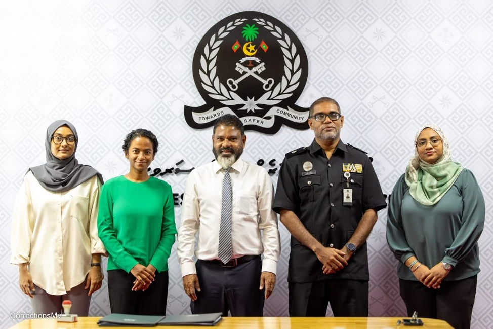 އިސްރާފު މަދު ކުރުމަށް، ޖަލުތަކުގަ އުކާލެވޭ ކާތަކެތި ބޭނުންކޮށްގެން ކާދު އުފައްދަނީ