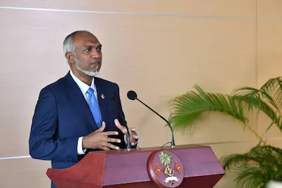 ލިޔުންތެރީން ވާންޖެހޭނީ ދީނާއި ޤައުމާއި ވަޠަނުގެ ދިފާޢުގައި މަތިވެރި ޖިހާދެއް ކުރާ ބަޔަކަށް: ރައީސް