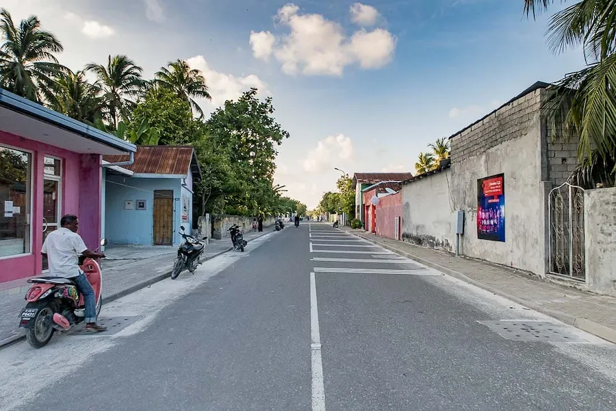 ކަފިހިހުރަސް މަތިން މަގުހުރަސް ކުރި އުމުރުންދުވަސްވީ މީހެއްގެ ގައިގައި ސައިކަލަކުން ޖެހި އެކްސިޑެންޓެއް!