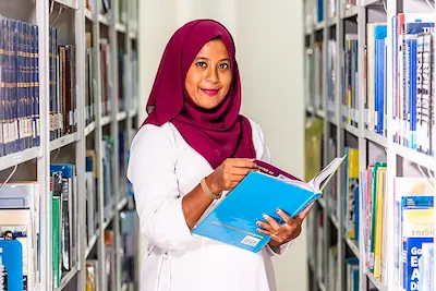 އިސްލާމީ މަރުކަޒުތަކުގެ ލައިބްރަރީތަކަށް 60،000 ފޮތް ހަދިޔާ ކުރަނީ