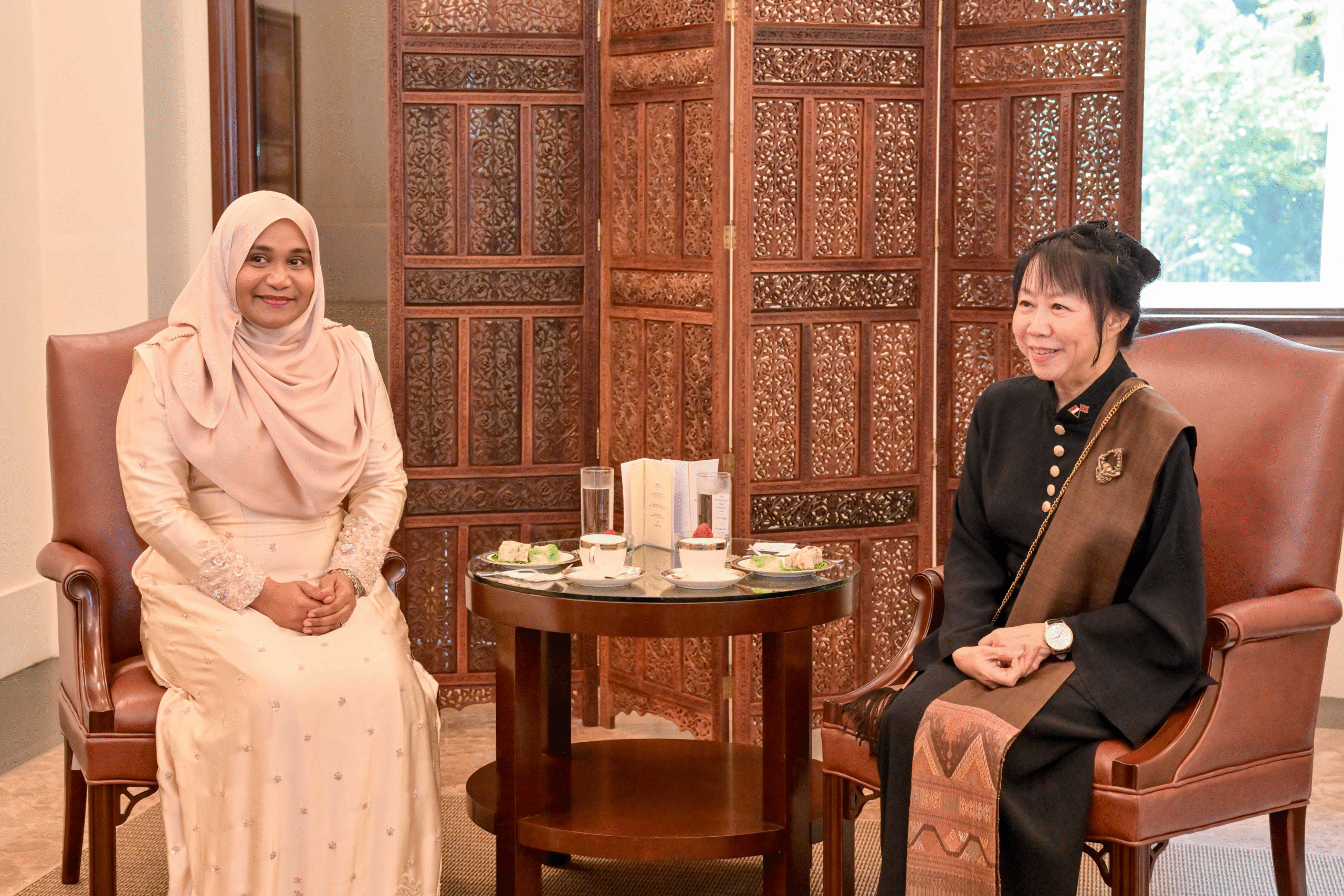 މެޑަމް ސާޖިދާ، ސިންގަޕޫރުގެ ފަސްޓްލޭޑީ އިންތިޒާމުކުރެއްވި ހާއްސަ ސައިފޮދެއްގައި ބައިވެރިވެވަޑައިގެންފި