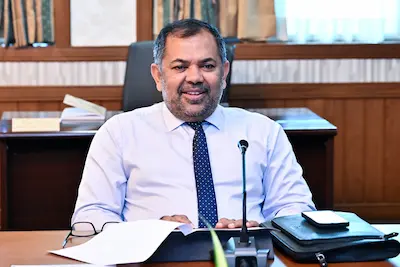 އޭ.އައި.އައި.ބީގެ 10 ވަނަ އަހަރީ ބައްދަލުވުމަށް މިނިސްޓަރ ޒަމީރު ޗައިނާއަށް ވަޑައިގެންފި
