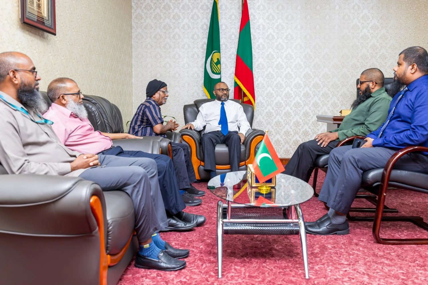 ޙައްޖުވެރިންނަށް އިރުޝާދު ދެއްވުމަށް ވަޑައިގެންނެވި ޢިލްމުވެރިންނަށް ވަޒީރުގެ ޝުކުރު!