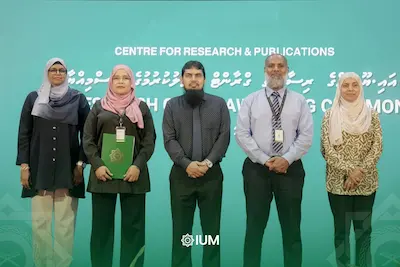 އައިޔޫއެމްގެ ރިސާޗް ގްރާންޓް: ފަސް ފަރާތަކަށް 350،000 ރުފިޔާ ދީފި