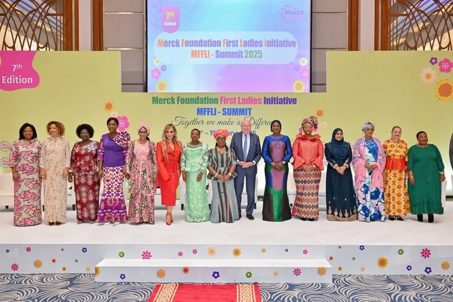 އުއްމީދީ މަސައްކަތްތަކެއް ކުރައްވަން ދެއްވި ފުރުސަތަށްޓަކައި މަރކް ފައުންޑޭޝަނަށް މެޑަމް ސާޖިދާގެ ޝުކުރު!