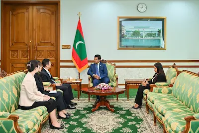 ނައިބު ރައީސްގެ އަރިހަށް ޗައިނާ ސަފީރު އިޙްތިރާމްގެ ޒިޔާރަތެއް ކުރައްވައިފި