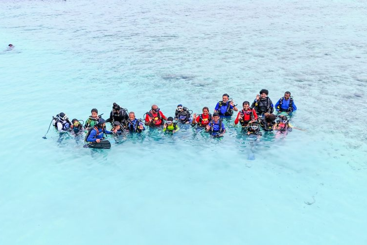 ދުނިޔޭގެ ކަނޑުތަކުގެ ދުވަސް ކުލަގަދަކޮށް ފާހަގަކުރުމަށް ގިނަ ހަރަކާތްތަކެއް!